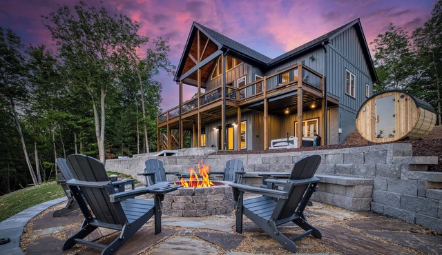Roman’s Ridge - View, sauna, hot tub, game rooms
