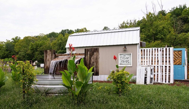 Romantic Goat Farm Tiny House w Sauna, Outdoor Tub