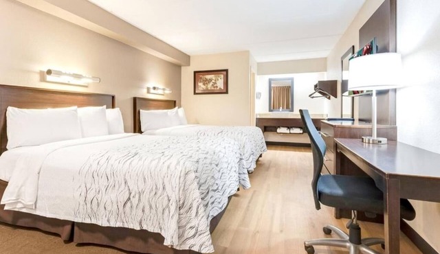 Room with Easy Access to Waterfront Walks & Family Adventures in Mount Pleasant
