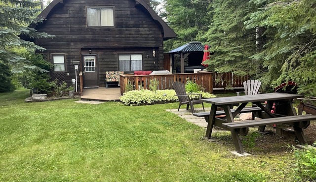 Rustic Cabin at Wizard Lake with Hot Tub in Mulhurst