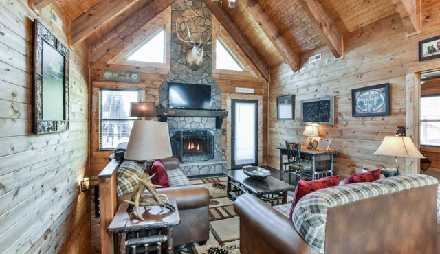 Rustic Timber Lodge | 6 Bed, 5 Bath in Ridgedale