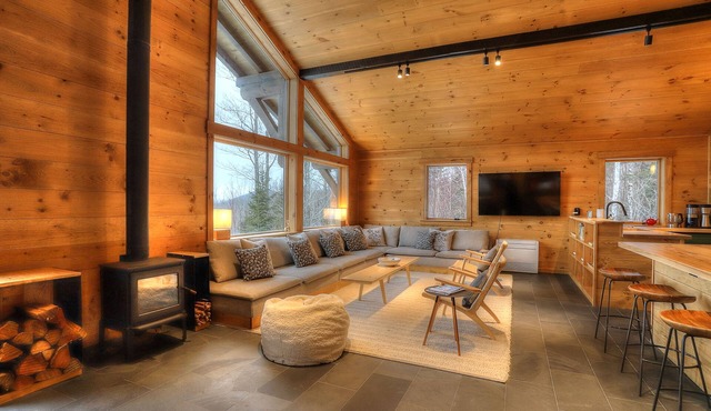 Saddleback Chalet - Beautiful New Construction on Magalloway Loop