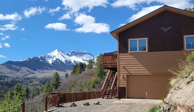 Secluded Mountain Home - 2 Master Suites, a 3rd bedroom and 3 full baths