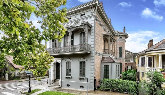 Secluded private cottage w/courtyard where French Qrtr meets Frenchmen St.