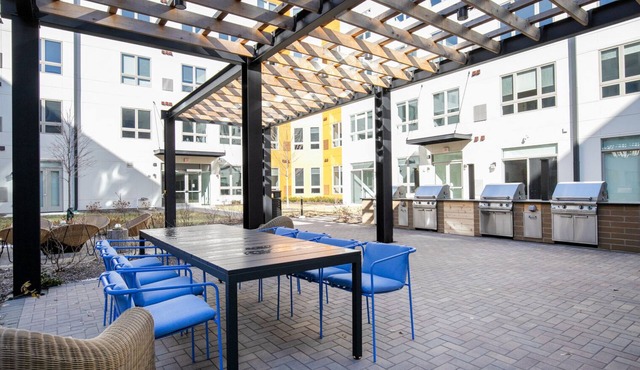 Serene Arlington Heights 2BR w/ Gym & W/D, easy commute, by Blueground