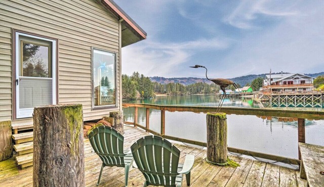 Serene Seldovia Cabin