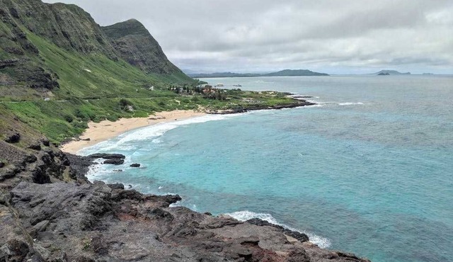 Simple Hawaii Kai Studio with Lanai & WiFi Near the Beaches