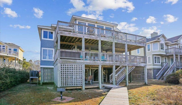Somerset - 5 Bed, 3.2 Bath dog friendly soundfront home with hot tub