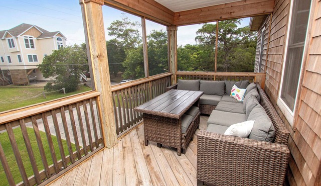 Soundside, Fire Pit, Screened in Porch, Fenced in Backyard, Charming Beach House