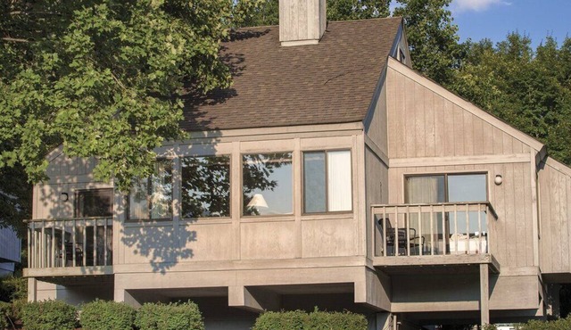 Spacious 2 BR | Foxrun Townhouses