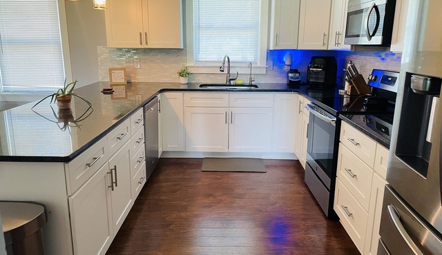 Spacious 3 BDR on 1.5 acres, near ILM Airport in Castle Hayne