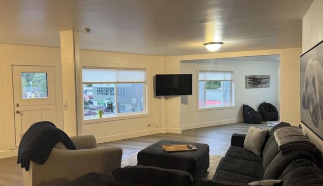 Spacious 3-bedroom apartment in beautiful downtown Ketchikan