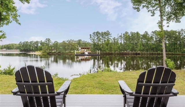Spacious 3-level townhome with private dock, pool, dog park & more