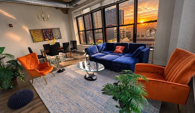 Spacious 3BR Corner Skyline Unit Near McCormick Place & Museum Campus