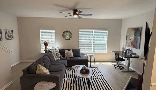 Spacious 4-bedroom townhome Cary/Morrisville area