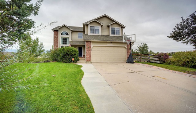 Spacious 5-bedroom house Next To Air Force Academy in Welcoming Colorado Springs in Colorado Springs