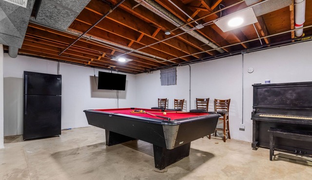Spacious Family Home with Game Room, 3 Beds 2 Bath