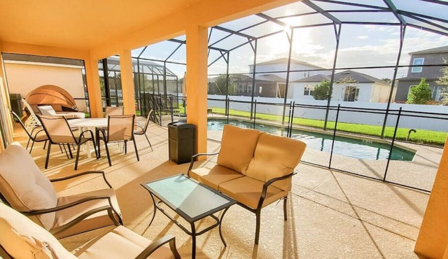 Spacious Home For Big Families *Near Themed Parks*Pool*Game Room