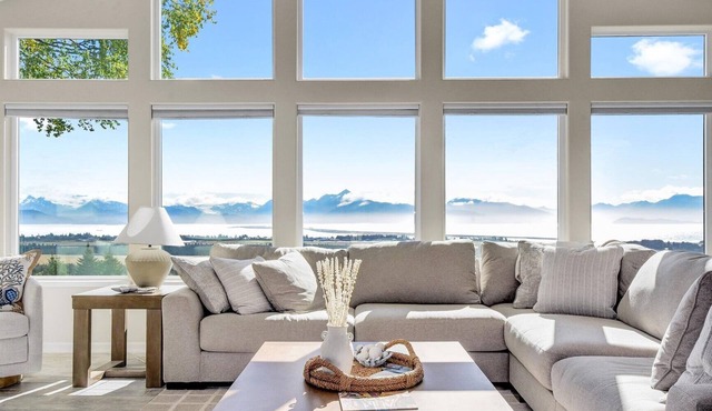 Spacious home w full Kachemak Bay views