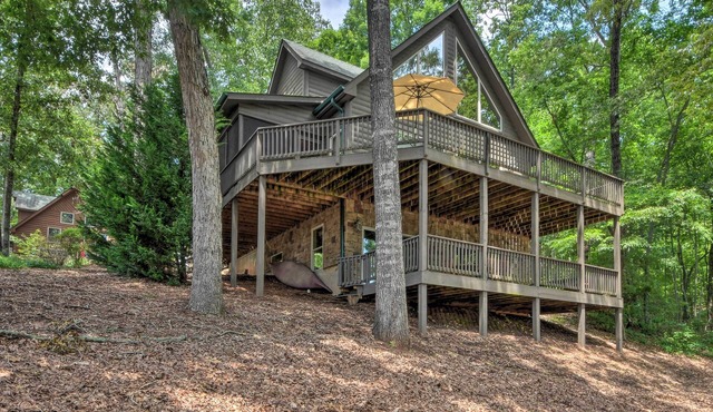 Spacious Seneca Retreat - Steps to Lake Keowee! in Seneca