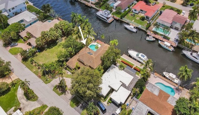 Spacious Waterfront Pool Home - 11 min to beach in Pompano Beach