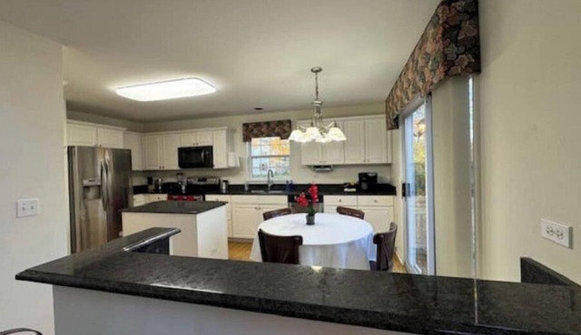 Spectacular Home, pool table,6 TVs,King/Queen beds