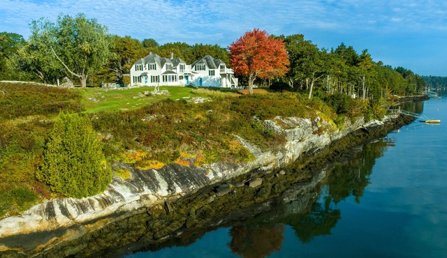 SPECTACULAR VIEWS! 3 acres of WATERFRONT with private dock. 90 Five Star Reviews