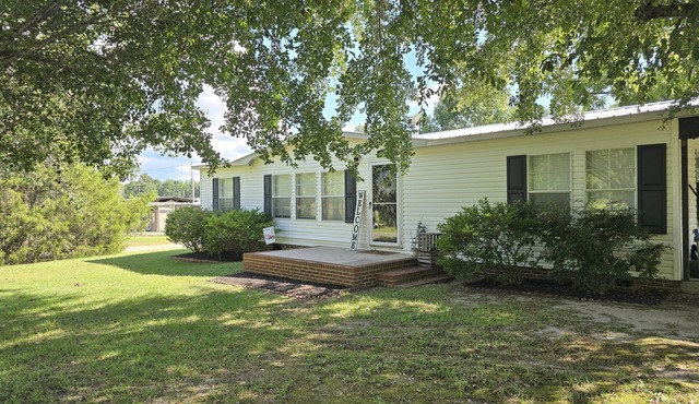 Stay on an active 4th Generation Family Farm at a cozy home in Cameron, NC! in Cameron