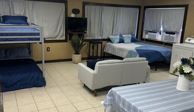 Stay with Cajun Charm & River Access