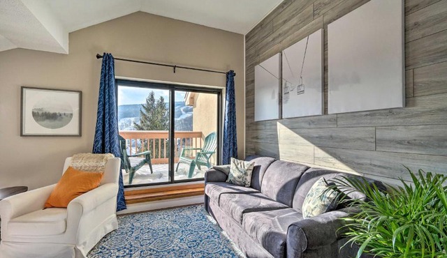 Steps to Ski Shuttle! Snow Mountain Village Condo in Dover