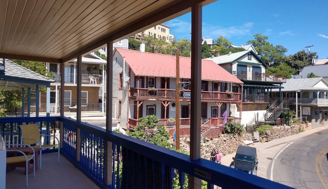 Studio Apartment with views of Sedona, Verde Valley, and San Francisco Peaks