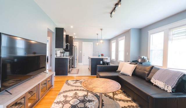 Stunning Entire Three Units Apts (USM AREA) in Portland