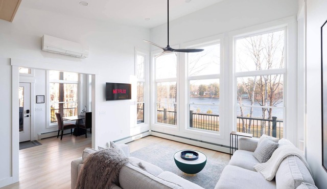 Stunning Lake Views Modern Lux Fishing Golf Nearby
