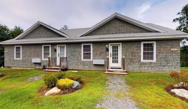 Stylish Condo at Sheepscot Harbor Resort w/Free WiFi, River Views, & Balcony