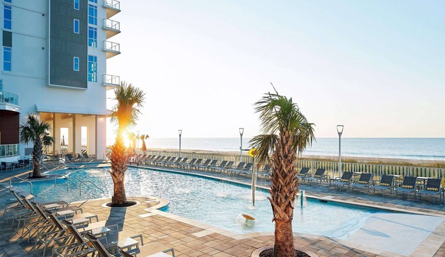 Stylish Modern 2-Room Oceanfront Suite with Balcony & Stunning Sea Views