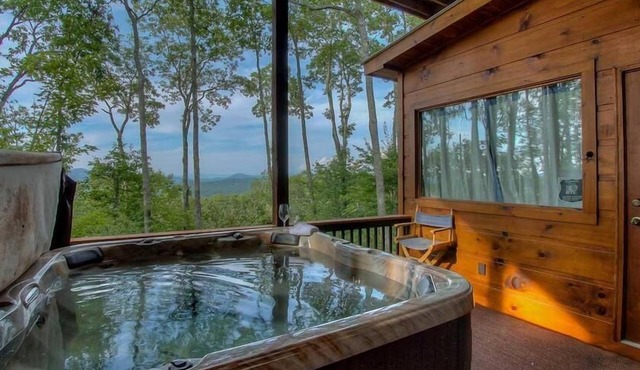 Sunshine Mountain- Screened Deck | Great Outdoor Amenities | Master on Main