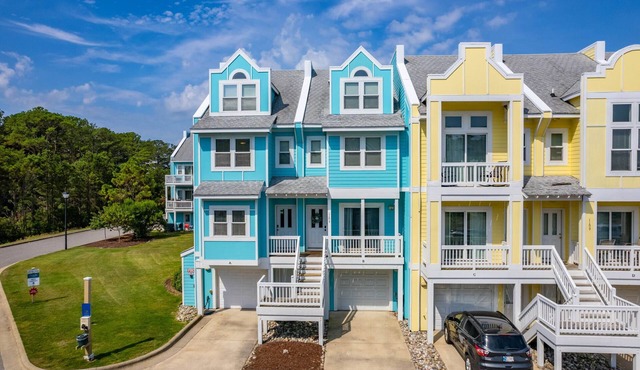 The Aquamarine-Family-friendly home w/community pool near beach and restaurants!