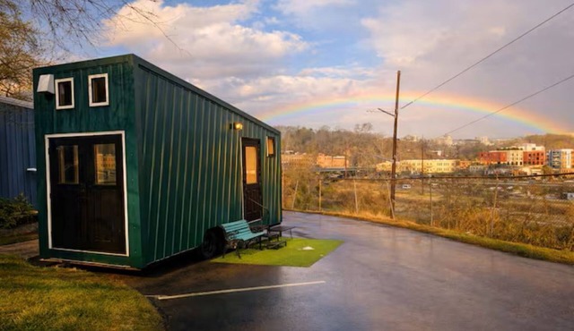 "The Artisan" Tiny Home in the Arts District of Asheville