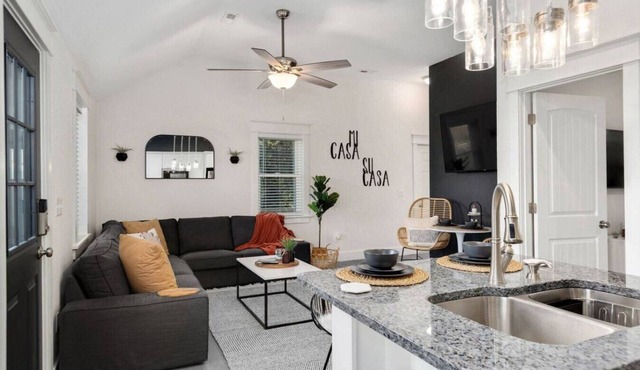 The BoHo Bungalow - Updated Space Close To Beach! in Kill Devil Hills