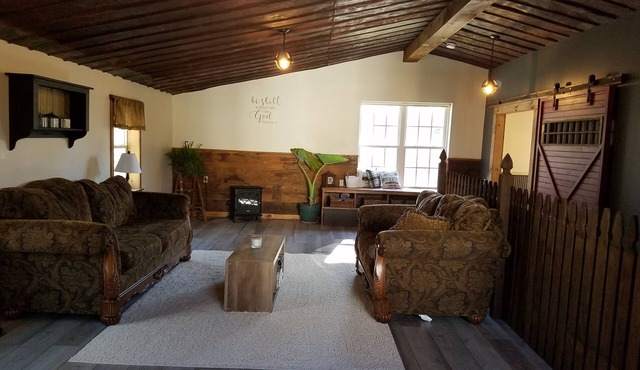 The Garage B & B -Lititz