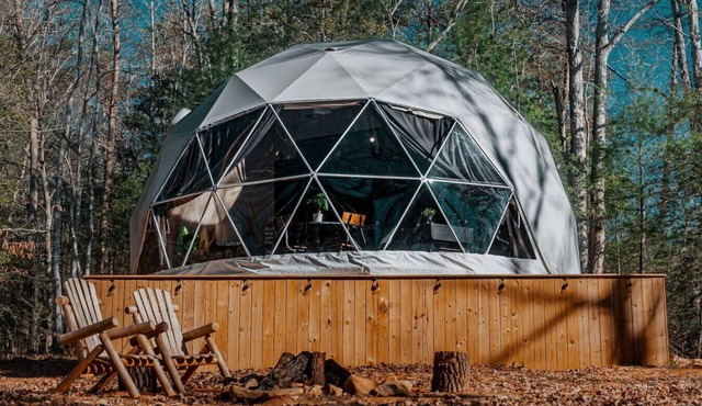 The Glass Globe with Hot Tub Bungalow Star Gazing