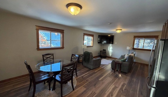 The Lupine Loft – Peaceful Mountain Getaway Near Eagle River