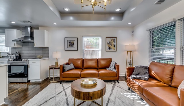 TheRedDoorBnbATL! Atlanta's Luxe Retreat!