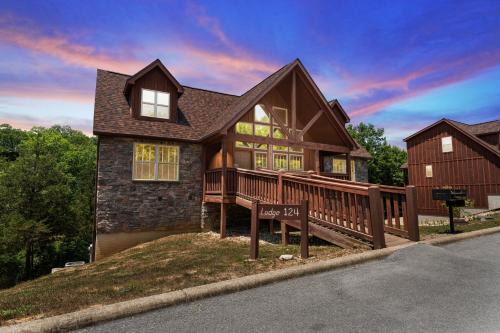 Timeless Memories Lodge Cabin in Branson West