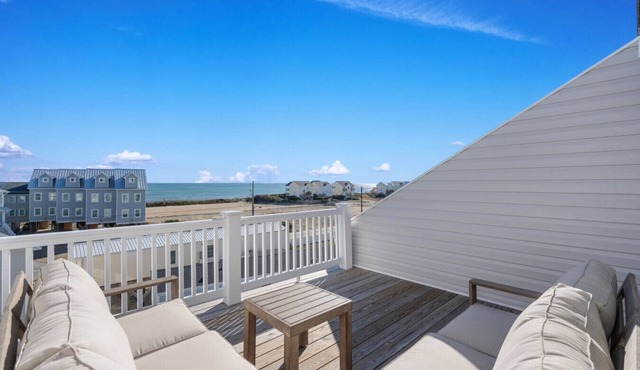 Topsail Treasure: Elevator| Pool| Steps from Beach