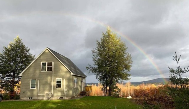 Tranquil mountain view home near downtown North Conway Mountain Views. Cable TV. in Madison