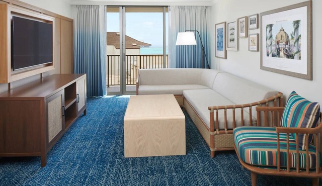 Tropical Dream Right on Waikiki Beach! Unit w/Balcony | Outdoor Pool
