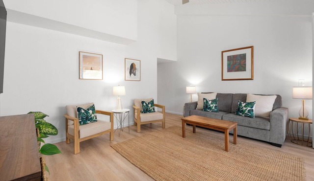 Tropical Turtle Bay Condo, Steps from Pool & Walking Distance to Beach