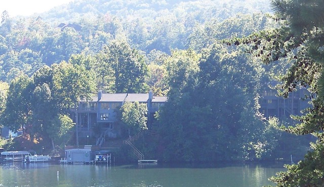 Two Bedroom Luxury Condo, Lake Lure, NC (2054640)