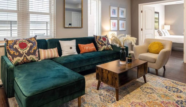 Two Comfy Condos Near City Center | OTR, UC, Zoo in Cincinnati